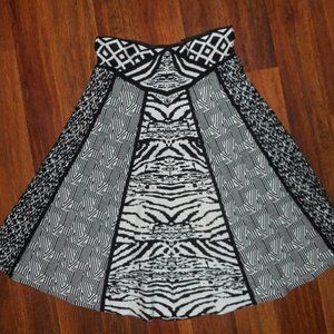 NWOT Mixed Media black & white knit skirt, Med